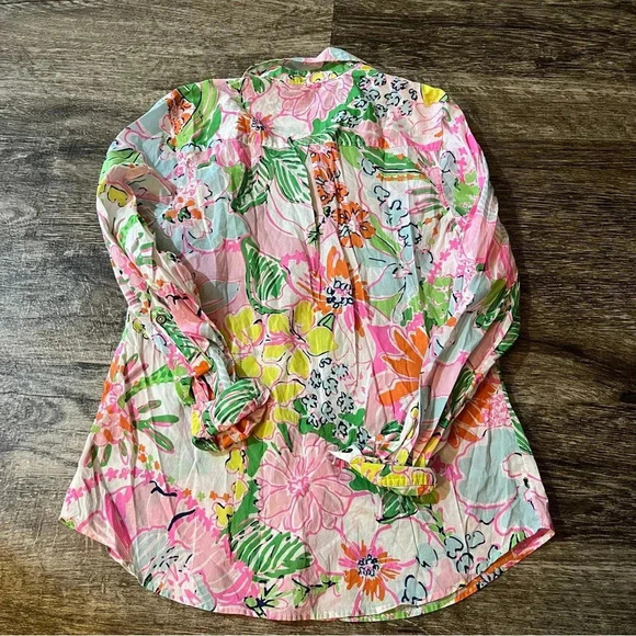 {Lilly Pulitzer by Target} button down floral shirt - Picture 5 of 6
